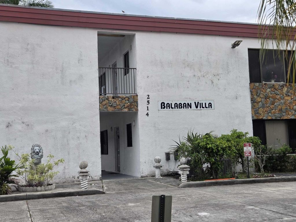 2514 Taylor 11, Hollywood, FL 33020