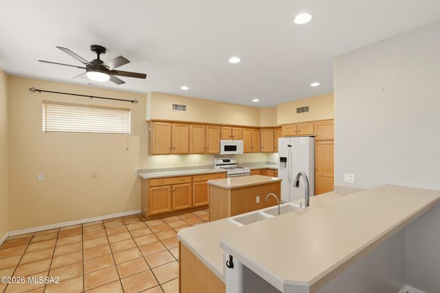 7831 E Solace Place, Tucson, AZ 85750
