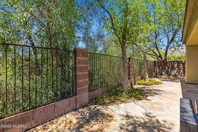 7831 E Solace Place, Tucson, AZ 85750