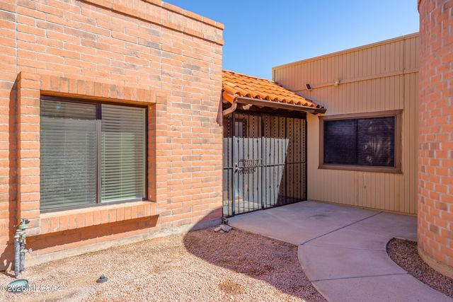 8786 N Coral Ridge Loop, Tucson, AZ 85704
