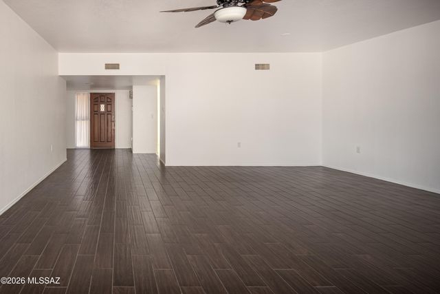 8786 N Coral Ridge Loop, Tucson, AZ 85704