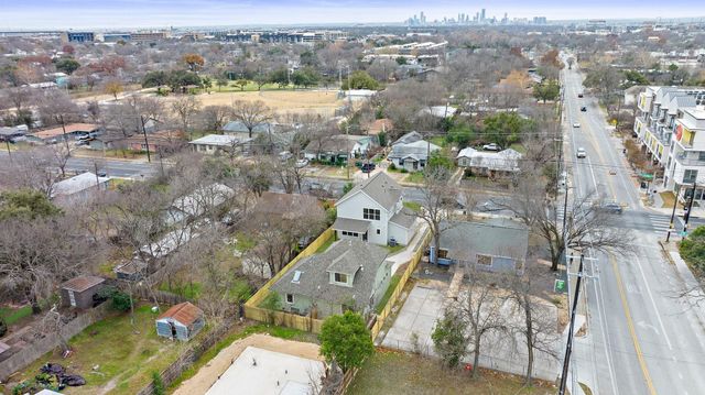 512 W Saint Johns Ave A, Austin, TX 78752
