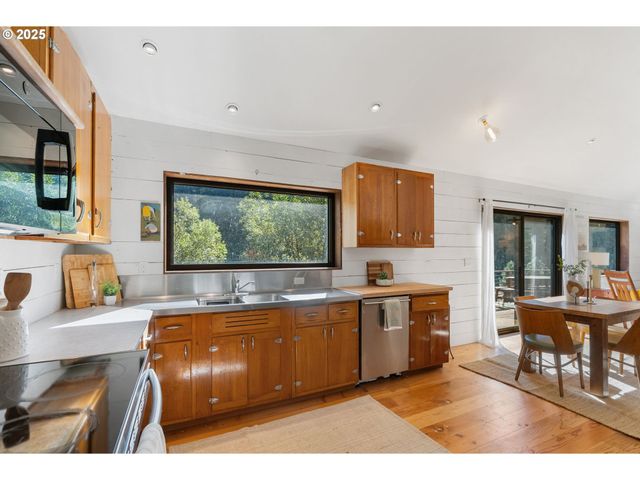 183 CONDIT Dr, White Salmon, WA 98672