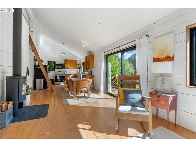 183 CONDIT Dr, White Salmon, WA 98672