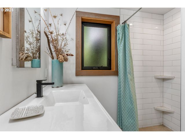 183 CONDIT Dr, White Salmon, WA 98672