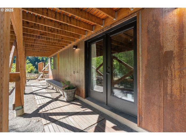 183 CONDIT Dr, White Salmon, WA 98672