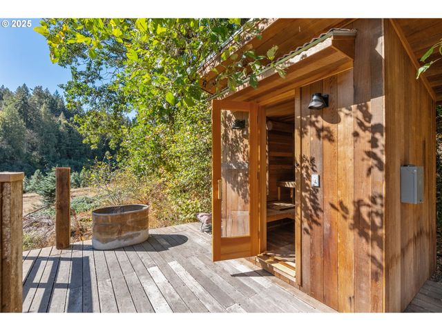 183 CONDIT Dr, White Salmon, WA 98672