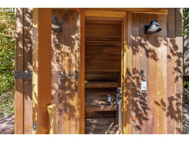 183 CONDIT Dr, White Salmon, WA 98672