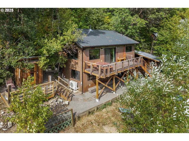 183 CONDIT Dr, White Salmon, WA 98672