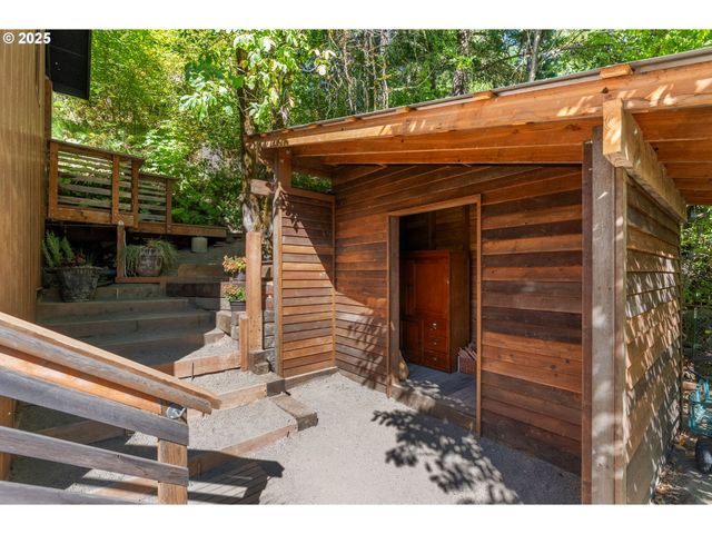 183 CONDIT Dr, White Salmon, WA 98672