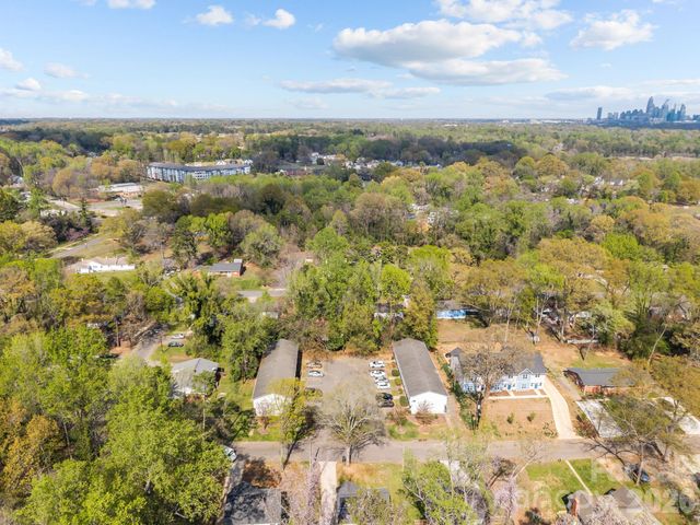 2909 Burgess Drive, Charlotte, NC 28208