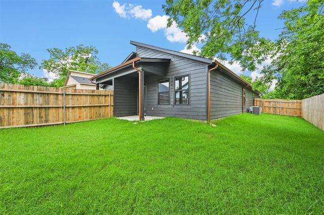 2005 Bourland Street A, Greenville, TX 75401