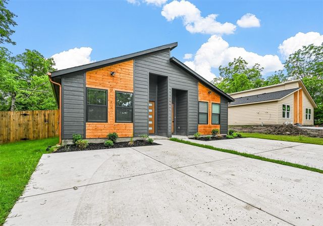 2005 Bourland Street A, Greenville, TX 75401