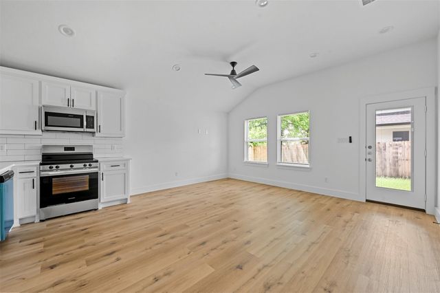 2005 Bourland Street A, Greenville, TX 75401