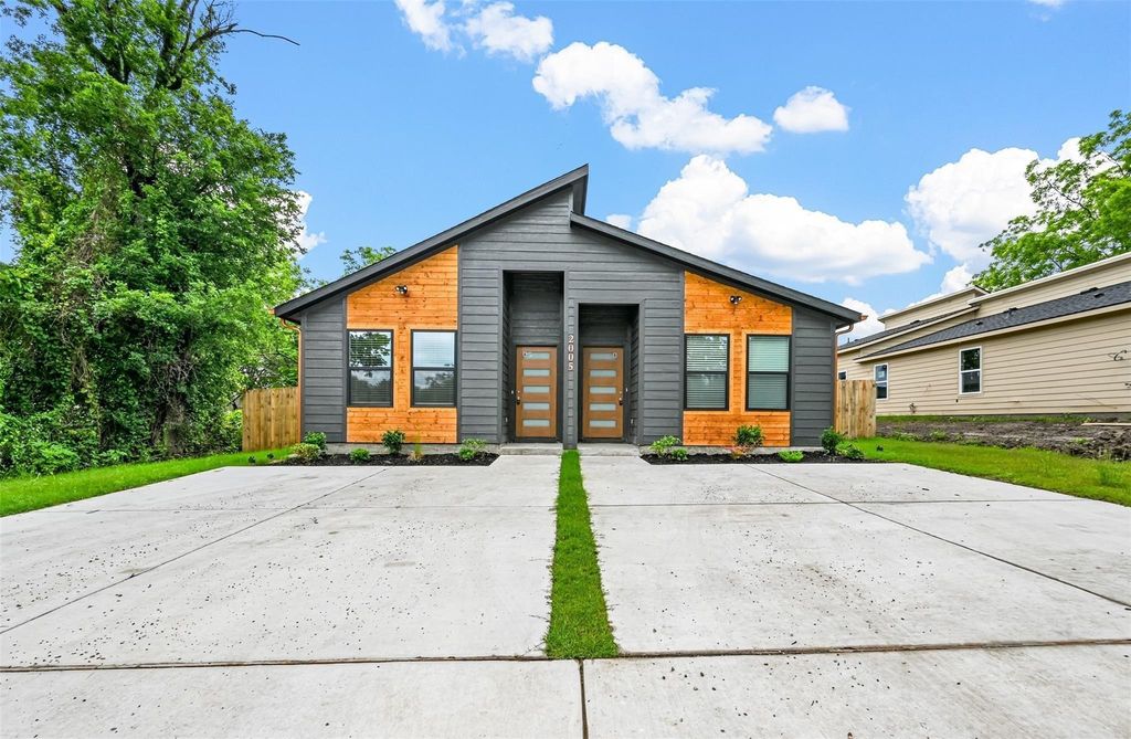 2005 Bourland Street A, Greenville, TX 75401