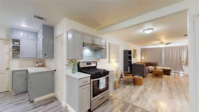922 Tamara Lane, Grand Prairie, TX 75051