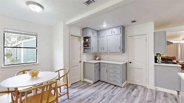 922 Tamara Lane, Grand Prairie, TX 75051