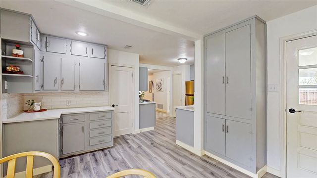 922 Tamara Lane, Grand Prairie, TX 75051