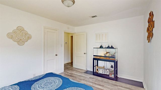 922 Tamara Lane, Grand Prairie, TX 75051