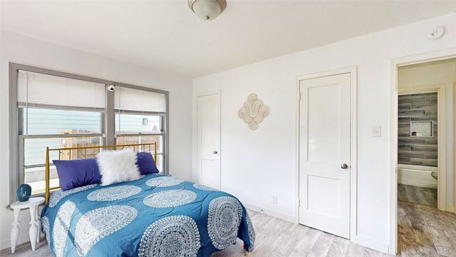 922 Tamara Lane, Grand Prairie, TX 75051