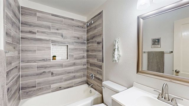 922 Tamara Lane, Grand Prairie, TX 75051