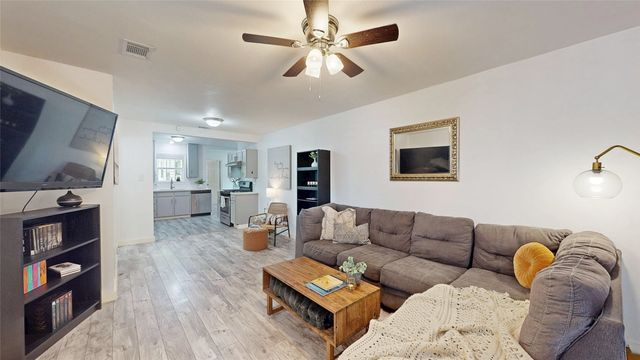 922 Tamara Lane, Grand Prairie, TX 75051