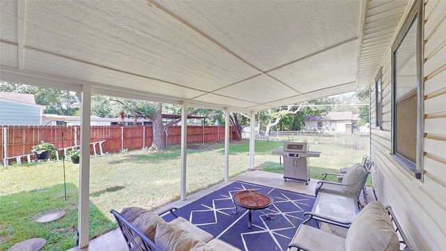 922 Tamara Lane, Grand Prairie, TX 75051