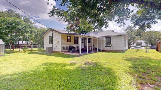 922 Tamara Lane, Grand Prairie, TX 75051