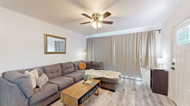 922 Tamara Lane, Grand Prairie, TX 75051