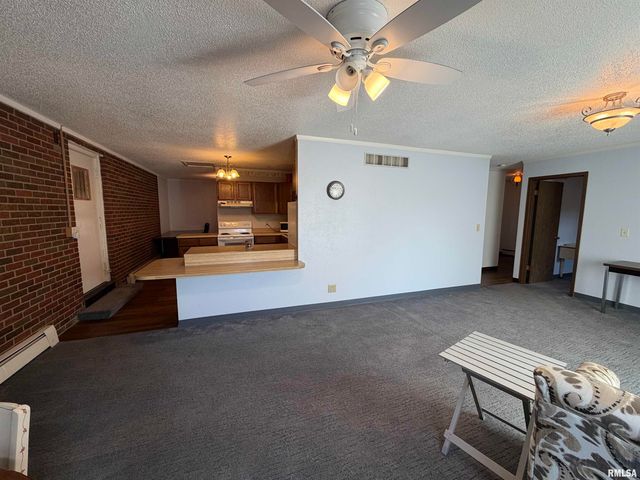 369 N KELLOGG Street, Galesburg, IL 61401