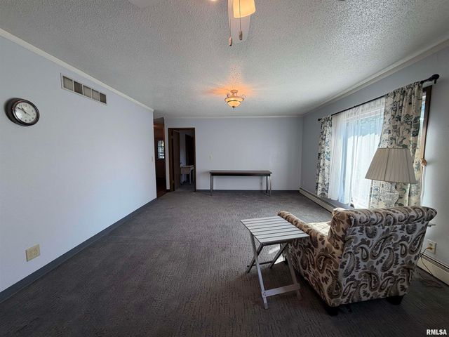 369 N KELLOGG Street, Galesburg, IL 61401