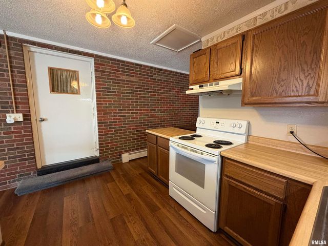 369 N KELLOGG Street, Galesburg, IL 61401