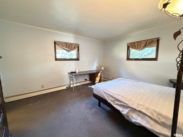 369 N KELLOGG Street, Galesburg, IL 61401