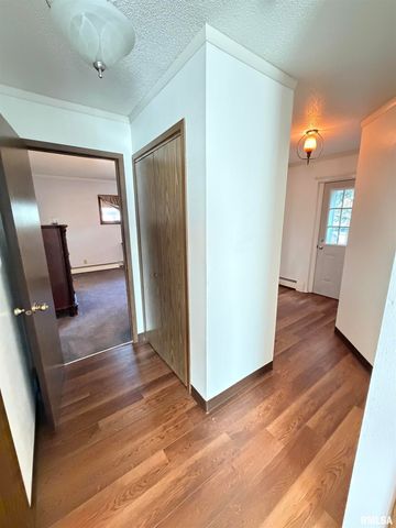 369 N KELLOGG Street, Galesburg, IL 61401