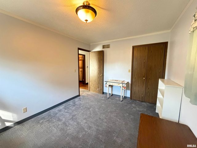 369 N KELLOGG Street, Galesburg, IL 61401