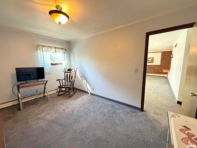 369 N KELLOGG Street, Galesburg, IL 61401