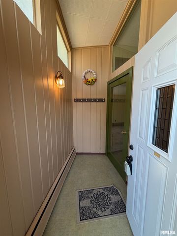 369 N KELLOGG Street, Galesburg, IL 61401