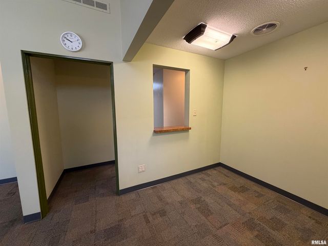 369 N KELLOGG Street, Galesburg, IL 61401