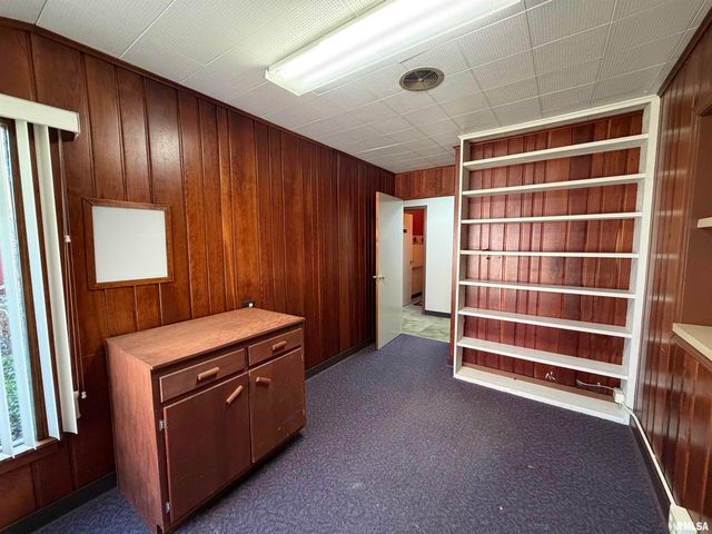 369 N KELLOGG Street, Galesburg, IL 61401