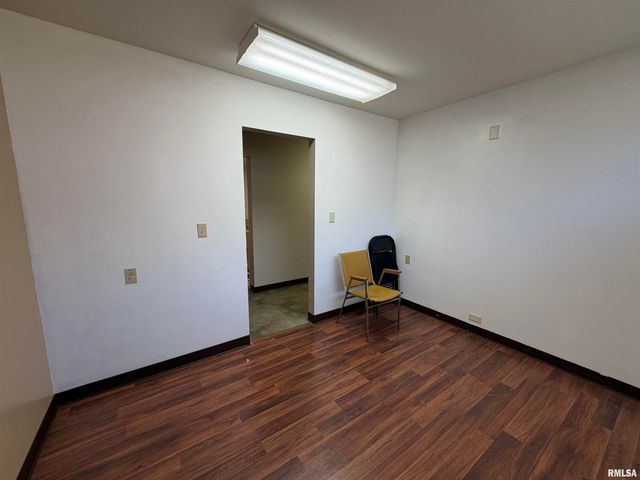 369 N KELLOGG Street, Galesburg, IL 61401