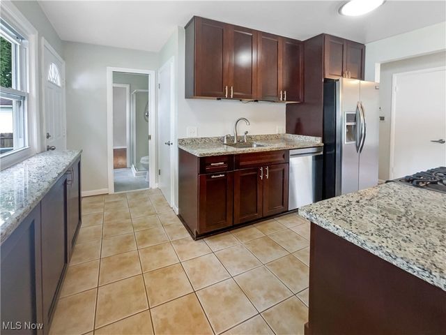 4131 Burton Drive, Stow, OH 44224