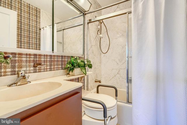 2410 WOODCROFT RD, Baltimore, MD 21234