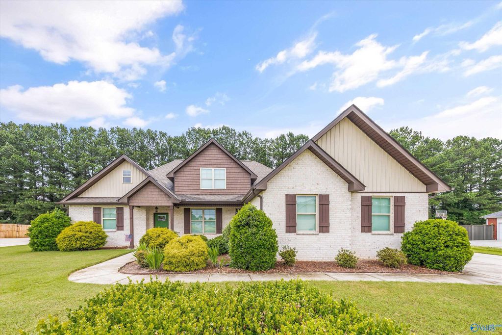 15414 Craft Lane, Athens, AL 35613