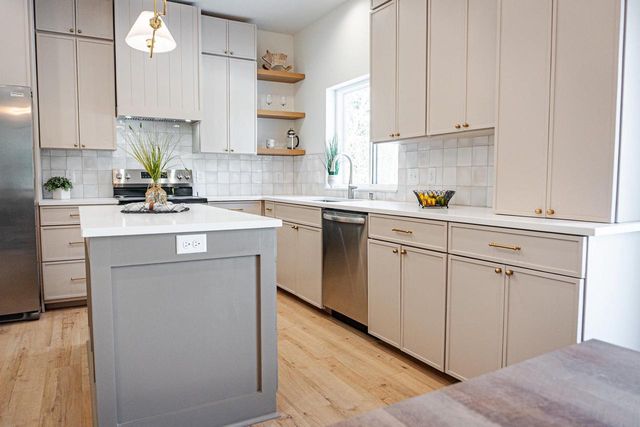 3433 PAULA STREET, Green Bay, WI 54311