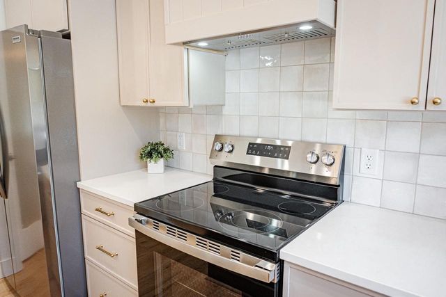 3433 PAULA STREET, Green Bay, WI 54311