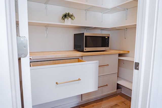 3433 PAULA STREET, Green Bay, WI 54311