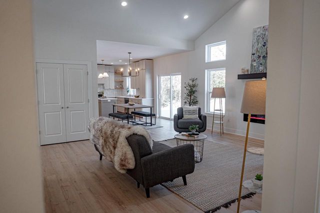 3433 PAULA STREET, Green Bay, WI 54311