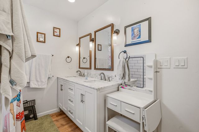 1005 Spanish Trail Drive, Granbury, TX 76048