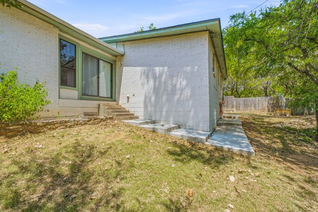 1005 Spanish Trail Drive, Granbury, TX 76048