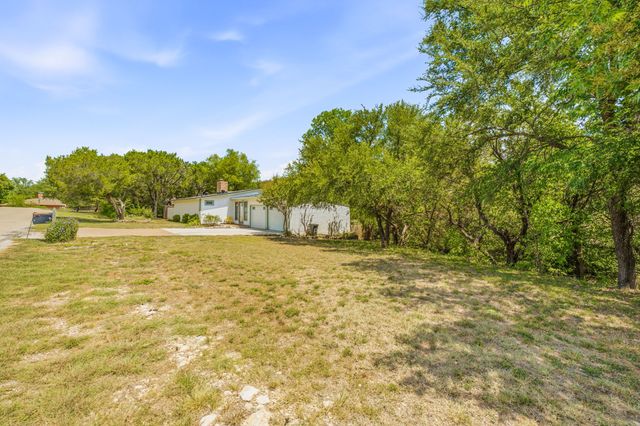 1005 Spanish Trail Drive, Granbury, TX 76048